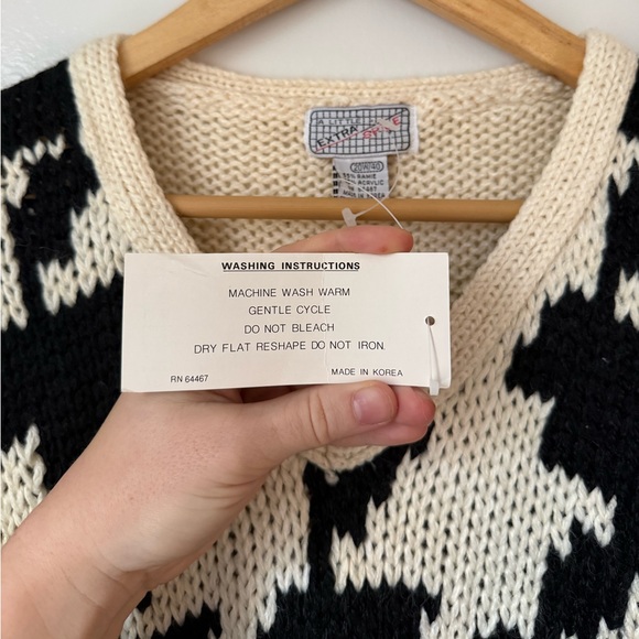 1980s A Little Extra Spice Rose V Neck Sweater - Picture 6 of 8